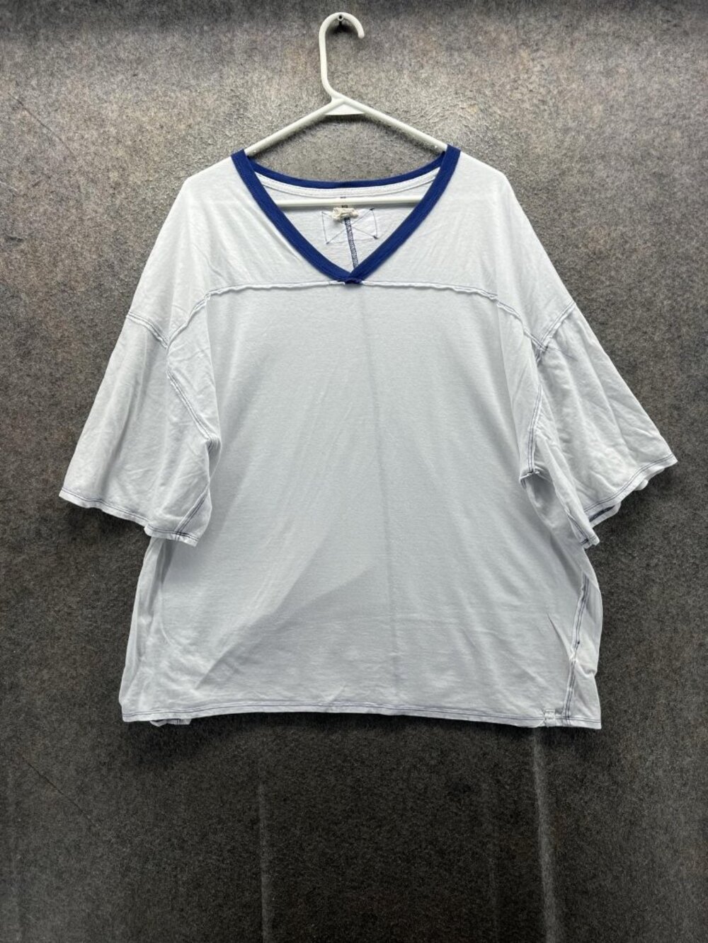 We The Free Shirt Women Medium White V Neck Short Sleeve Jersey Tee Casual